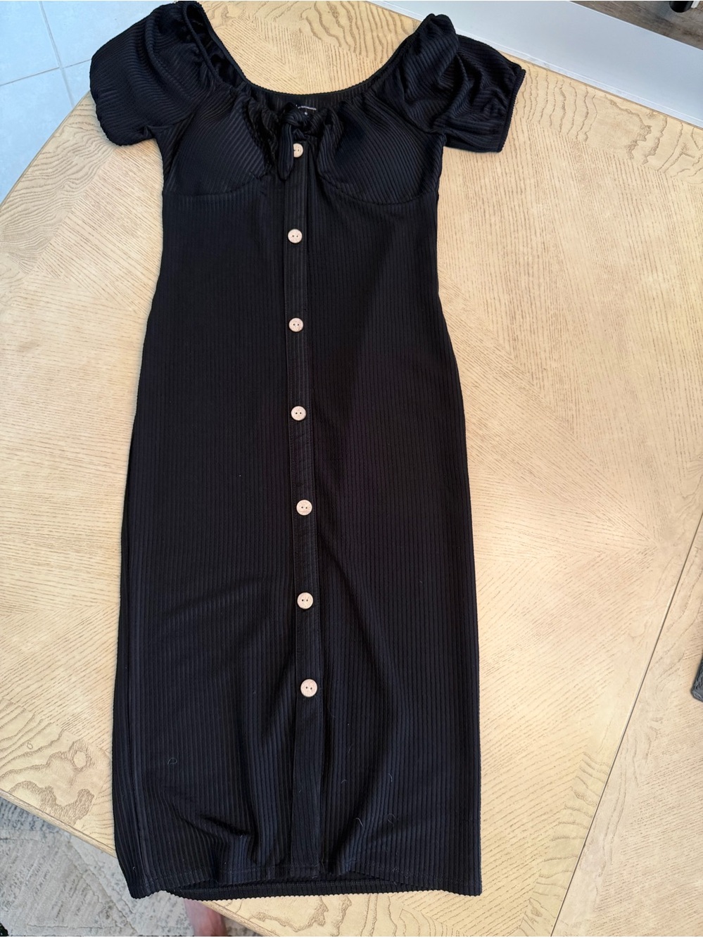 No Boundaries -M Black Dress  Short Puff Sleeves Sweetheart Neckline Ribbed Midi